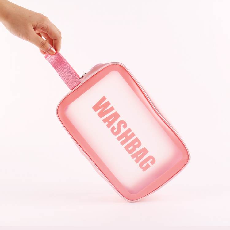 Set de sacs de maquillage en PVC givré de grande valeur Voyage portable pour le sac de toilette Fermeture à glissière Grande capacité de stockage des produits cosmétiques Lettre