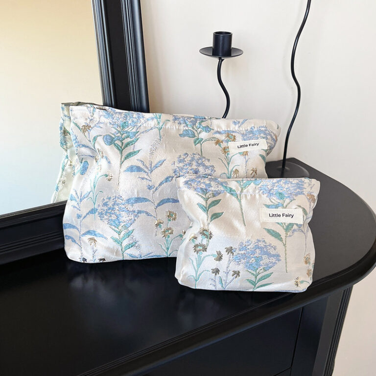 Luxurious Portable Makeup Bag